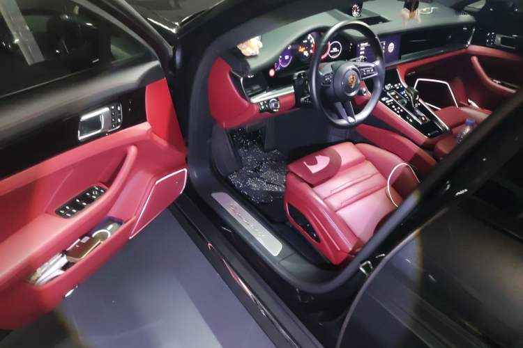 Used Porsche Panamera 2022 Panamera 4 Executive Long Wheelbase 2.9T Driver Seat