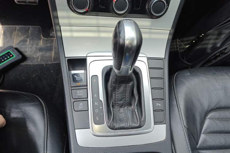 Used Volkswagen Magotan 2016 1.8TSI Smart Comfort Model Gear Lever