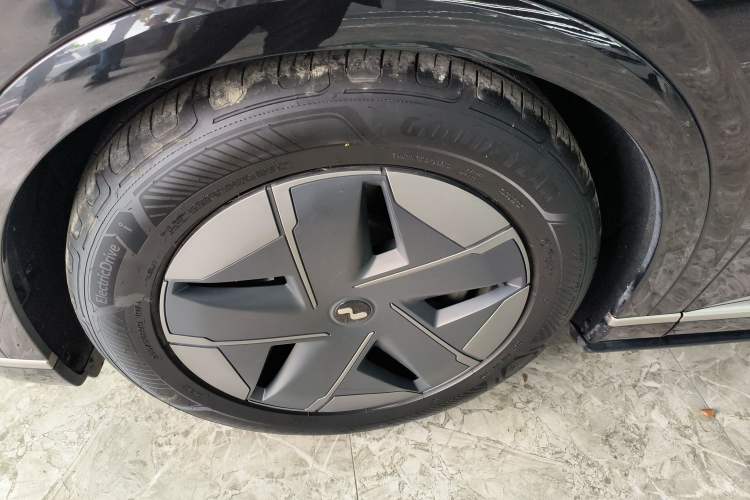 Used ONVO Luxeed L90 2025 Model—Max Six-Seater Version Left Front Wheel Hub