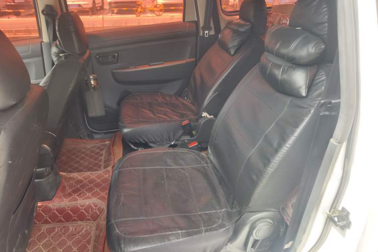 Used Dongfeng Fengon 330 2019 1.5L Manual Utility Grade I China VI Left Rear Seat