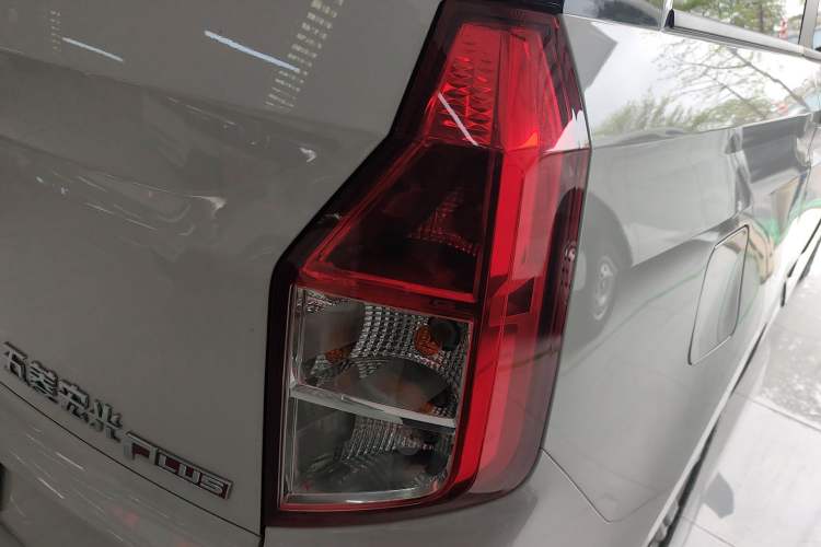 Used Wuling Hongguang PLUS 2019 1.5T Manual Luxury 7-Seater