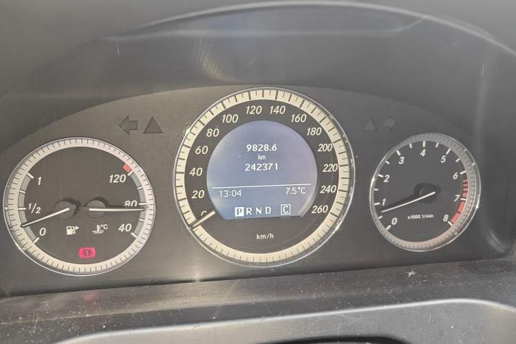 Used Mercedes-Benz C-Class 2010 C 180K Classic model