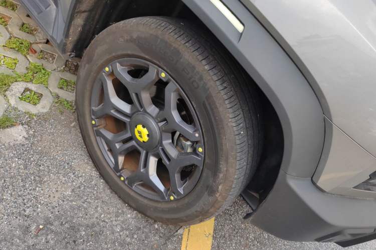 Used JETOUR Traveler C-DM 2024 C-DM 208KM Mountain & Wilderness Edition Right Front Wheel Hub