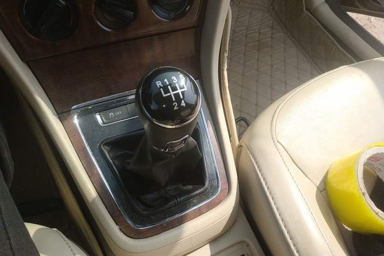 Used Volkswagen Lavida 2013 Restyled Classic 1.6L Manual Comfort Edition