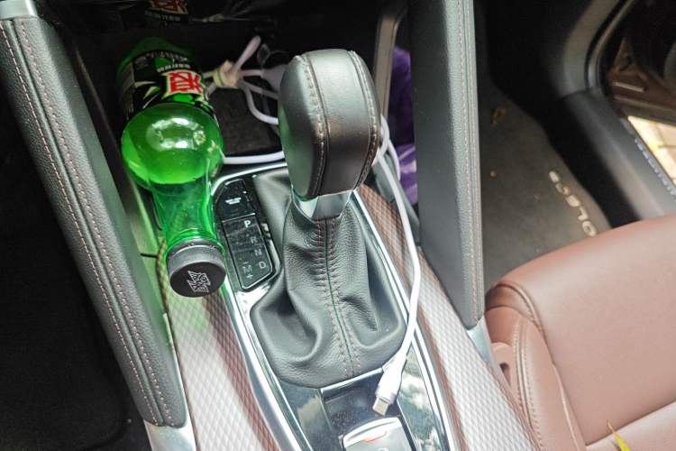 Used Renault Koleos 2018 2.5L Two-Wheel Drive 120th Anniversary Limited Edition Gear Lever