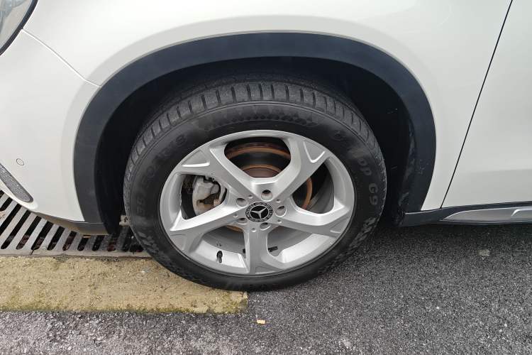 Used Mercedes-Benz GLA 2018 GLA 200 Sport Edition Left Front Wheel Hub