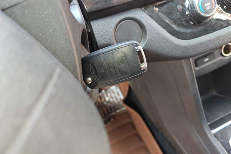 Used Baojun 310 2016 1.2L Manual Luxury Model
