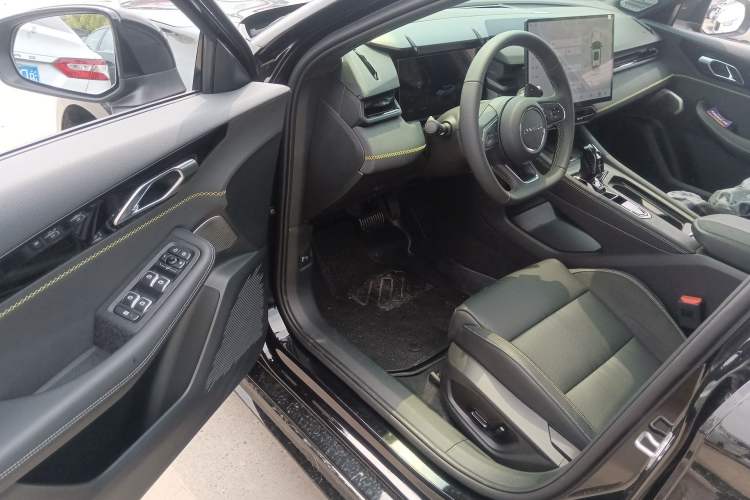 Used Lynk & Co 03 2026 Model 1.5TD DCT Halo Driver Seat