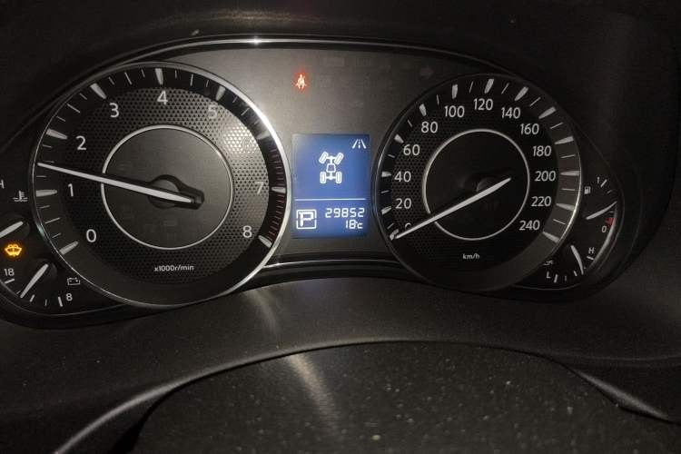 Used Nissan Patrol 2018 4.0L LinkedIn Edition Odometer Close Up