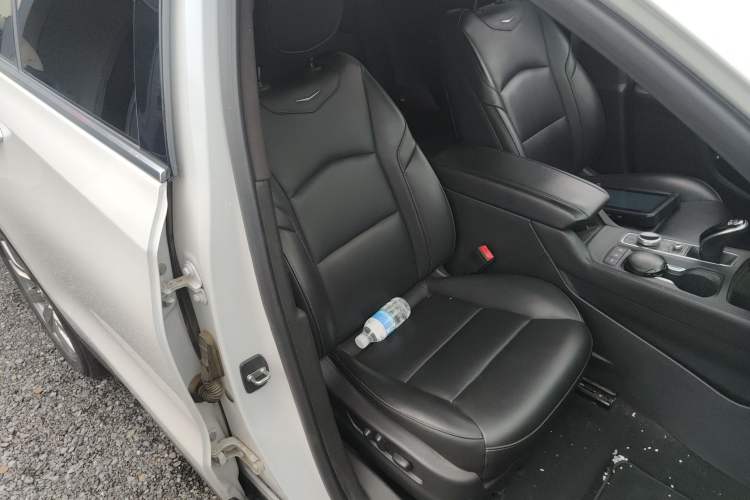 Used Cadillac XT4 2020 28T Two-Wheel-Drive Leading Version
