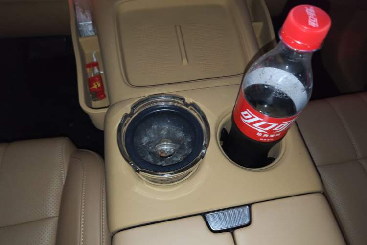 Used VOYAH Dream 2025 PHEV Four-Wheel Drive Prestige Kunpeng Edition Gear Lever