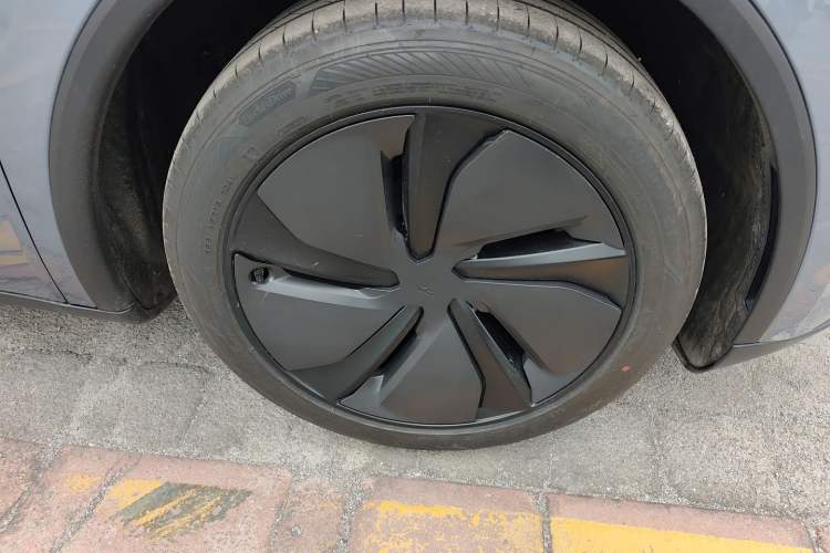 Used Tesla Model Y 2025 Rear-Wheel Drive First Edition