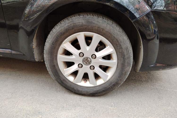 Used Buick Excelle 2013 1.5L Automatic Classic Model Right Front Wheel Hub