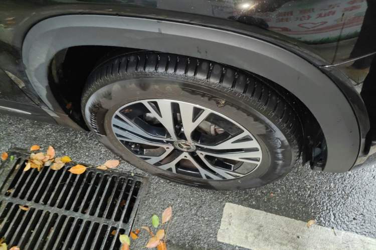 Used Mercedes-Benz GLB 2025 GLB 220 Sport Edition Right Front Wheel Hub