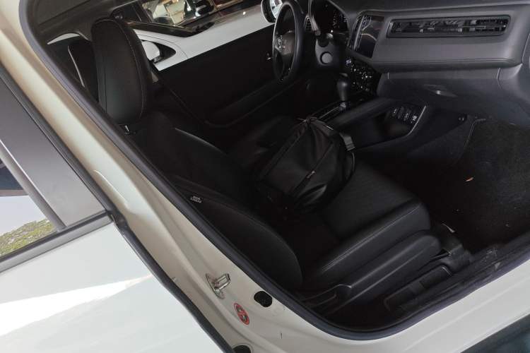 Used Honda Vezel 2020 1.5L CVT Pioneer Edition Right Front Seat