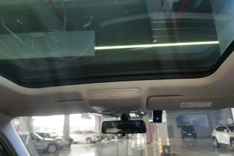 Used Volkswagen Tiguan L 2023 Revised Version 330TSI Automatic Two-Wheel Drive Smart Enjoyment Edition Headliner