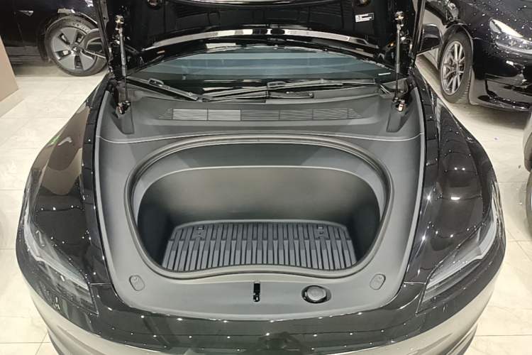 Used Tesla Model 3 2023 Long-Range All-Wheel-Drive Version