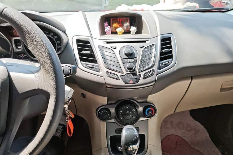 Used Ford Fiesta 2011 Hatchback 1.5L Automatic Fashion Edition
