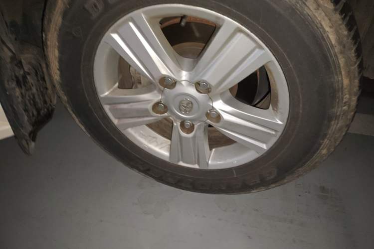 Used Toyota Land Cruiser  Right Front Wheel Hub