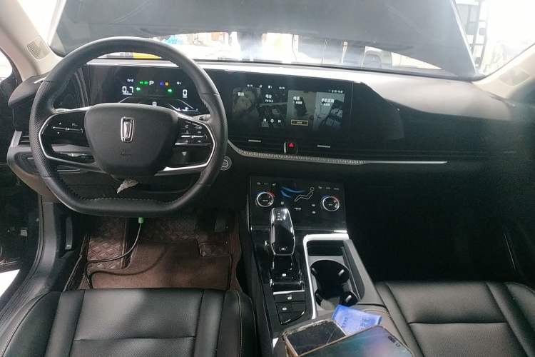 Used Bestune B70 2022 Third Generation 1.5T Automatic Enjoyment Version Center Console