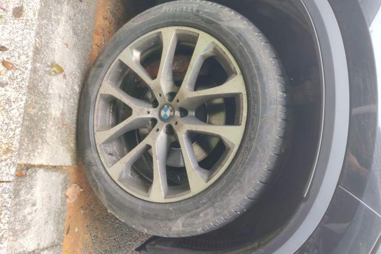Used BMW X5 2019 xDrive30i X Design Package Right Front Wheel Hub