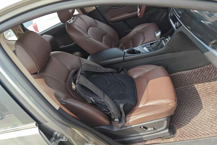 Used Baojun 560 2017 1.5T DCT Flagship Model 7 Seats