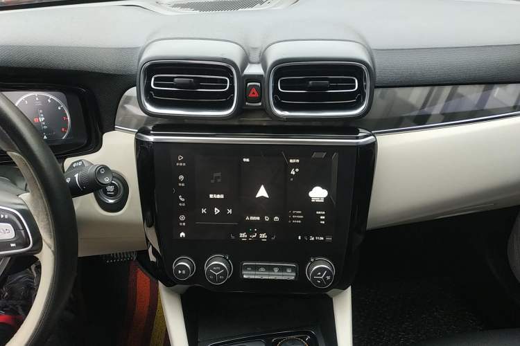 Used Lynk & Co 02 2018 1.5T DCT Two-Wheel Drive Zhaopu Version China V Standard
