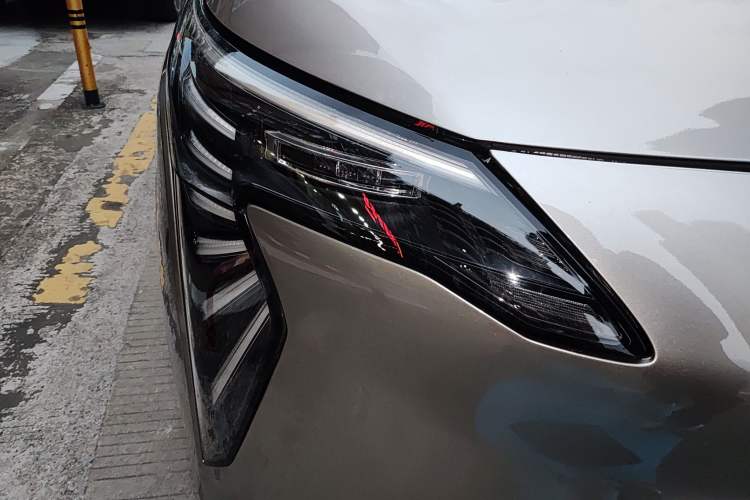 Used AION Y 2023 Plus 510 Enjoy Edition Right Front Headlight