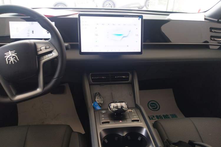 Used BYD Qin L 2025 DM-i Smart Drive 120KM Superior Model
