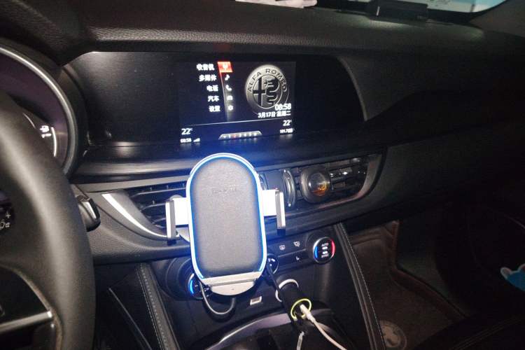 Used Alfa Romeo Stelvio 2017 2.0T 200HP Luxury Edition Audio And AC Panel