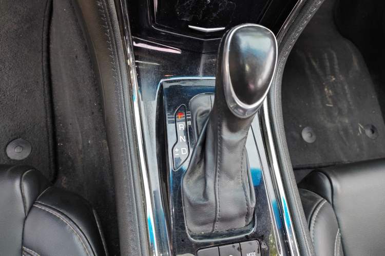 Used Cadillac ATS-L 2017 28T Tech Edition Gear Lever