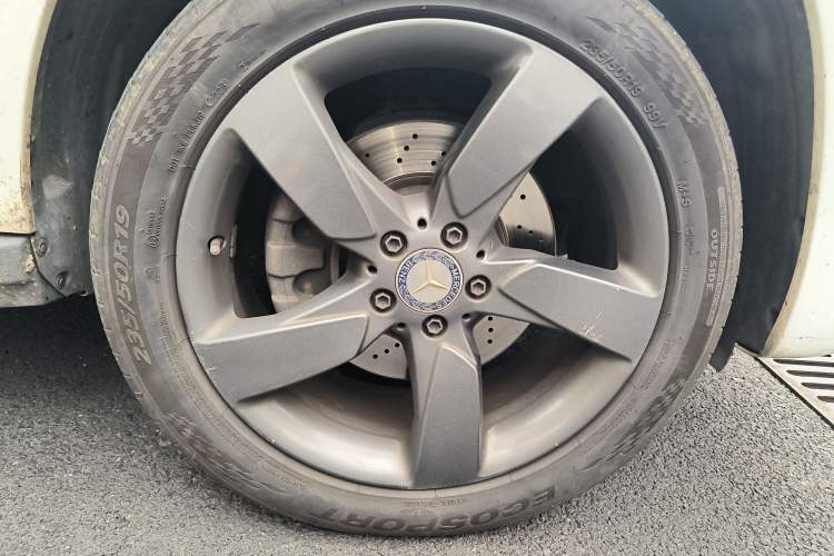 Used Mercedes-Benz GLK-Class 2013 GLK 300 4MATIC Dynamic Sunroof Model Right Front Wheel Hub