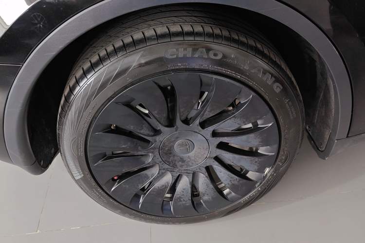 Used Tesla Model Y 2022 Long-Range All-Wheel-Drive Version