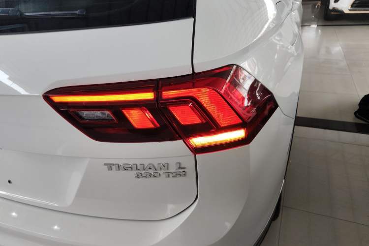 Used Volkswagen Tiguan L 2019 Updated Version 330TSI Automatic Two-Wheel Drive Panoramic Comfort Edition China VI Standard
