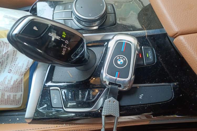 Used BMW 5 Series 2019 530Li Leading Model M Sport Package
