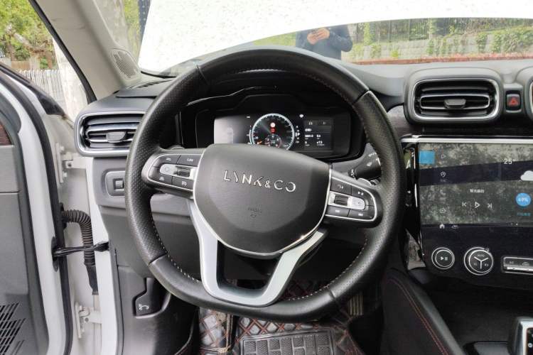 Used Lynk & Co 02 2019 1.5T DCT Two-Wheel Drive Pro Edition China VI Standard Steering Wheel