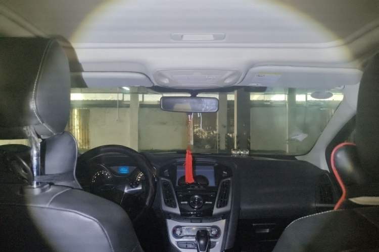 Used Ford Focus 2012 Hatchback 1.6L Automatic Fashion Edition
