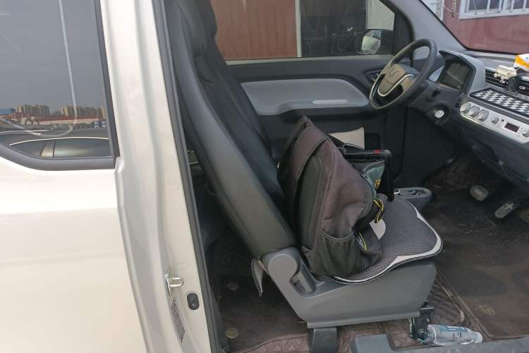 Used Wuling Hongguang MINIEV 2022 Macaron Premium Model – Lithium Iron Phosphate Right Front Seat