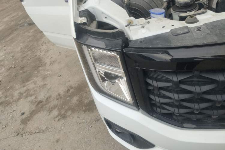 Used JMC Fushun 2022 2.0T Manual Multi-Function Passenger Vehicle Mid-Range High Roof 6-7 Seats