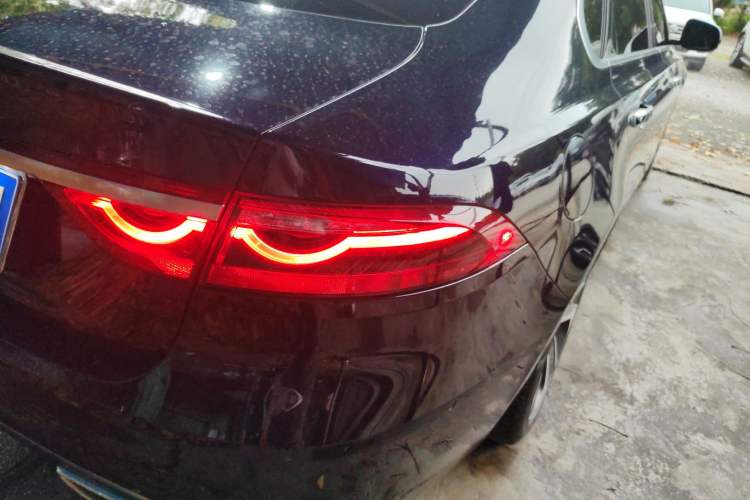 Used Jaguar XFL 2021 XFL 2.0T P200 Two-Wheel-Drive Elite Luxury Edition Right Rear Taillight