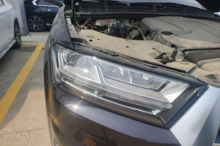 Used Audi Q7 2019 45 TFSI Comfort Model
