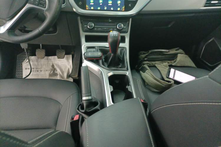 Used Geely Auto Emgrand GL 2017 1.8L Manual Elite Model Gear Lever