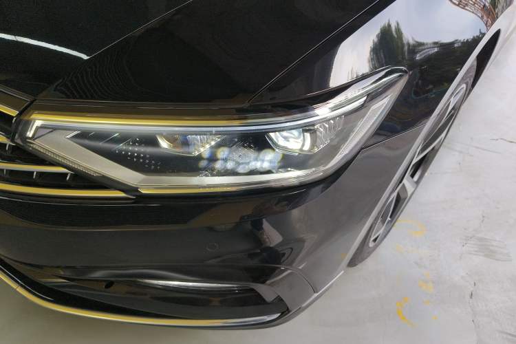 Used Volkswagen Magotan 2023 2 Million Units Limited Edition 330TSI DSG Leading Version