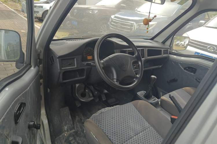 Used Wuling Zhiguang 2023 1.5L Practical Version 5/7 Seats Driver Seat