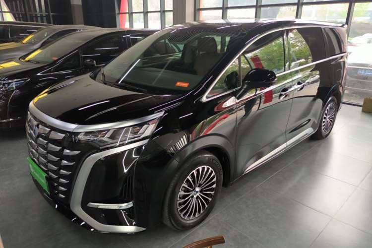 Used Denza D9 2024 DM-i 1050 Luxury Model