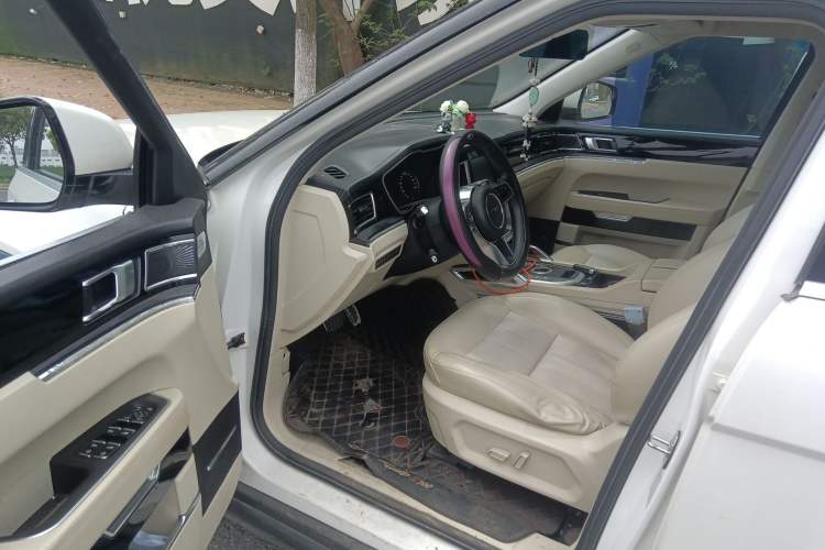 Used Zotye T700 2017 1.8T Dual-Clutch Luxury Model
