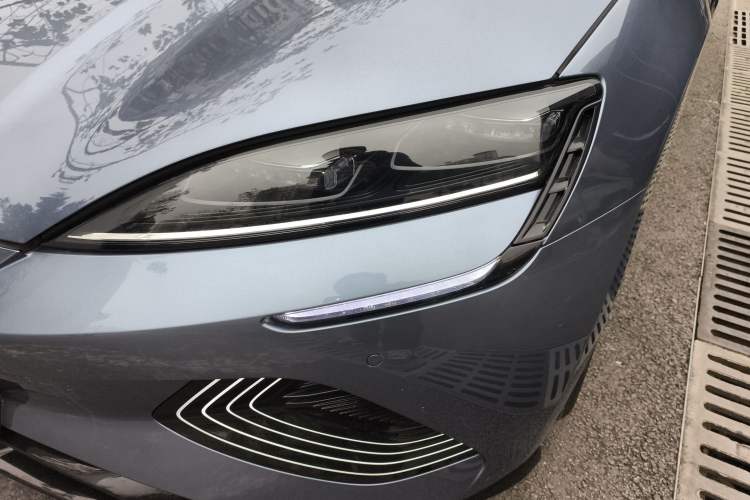 Used BYD Seal 2022 550 km Standard Range Rear-Wheel Drive Prestige Version
