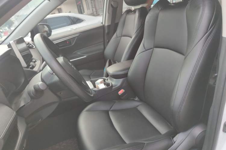 Used Toyota Wildlander 2022 Updated Version 2.0L CVT Two-Wheel Drive Leading Edition
