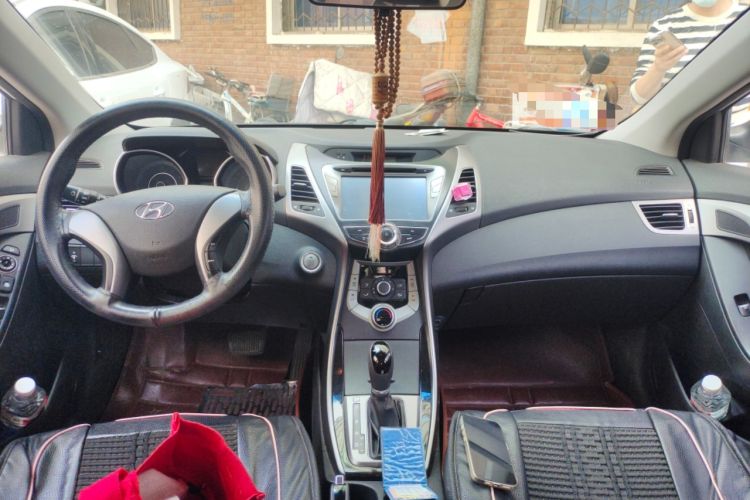 Used Hyundai Elantra (5th Generation / Langdong) 2015 1.6L Automatic Leading Model Center Console