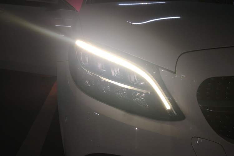 Used Mercedes-Benz C-Class 2019 Restyled C 260 L Sport Edition Right Front Headlight